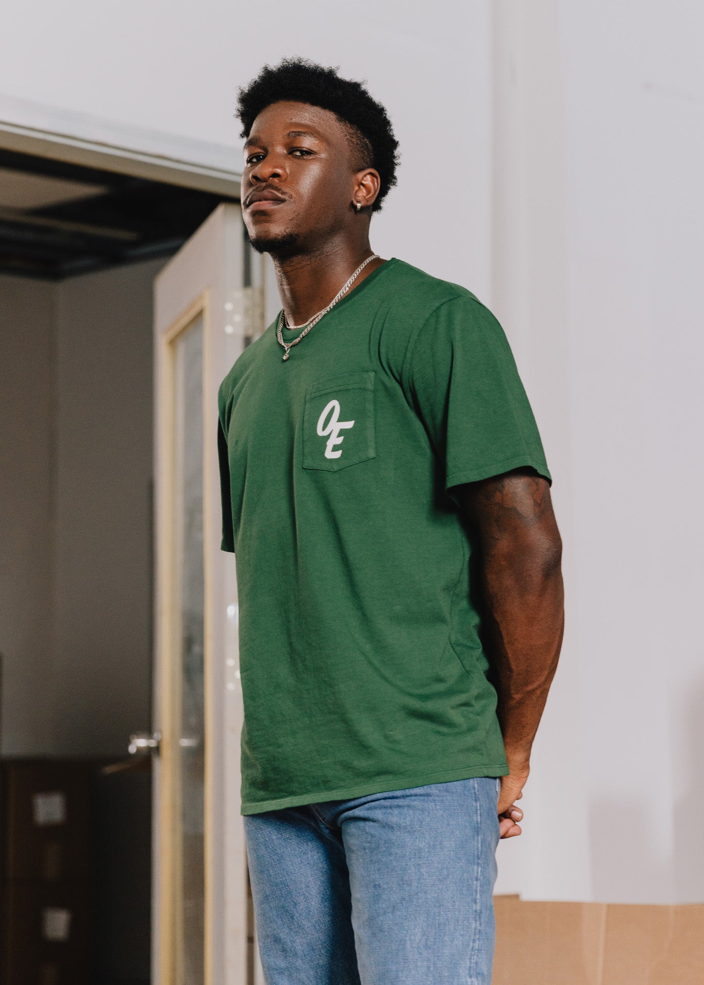 O.E. Script Pocket Tee – American Trench